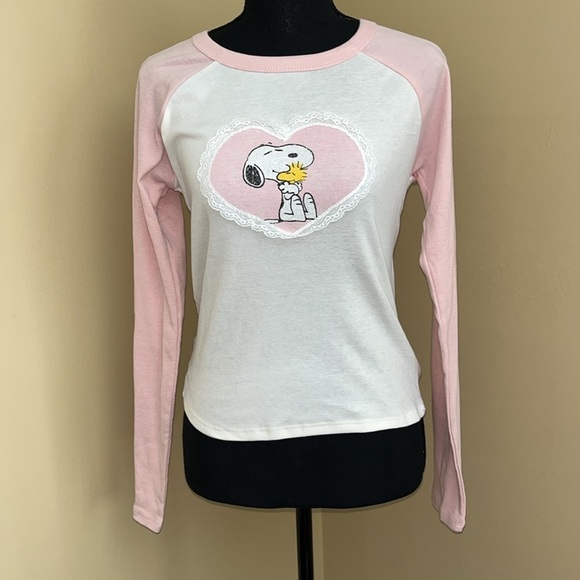 🆕 Peanuts Snoopy Tee Long Sleeves Lace Heart Woodstock Pink Juniors L - Picture 2 of 6
